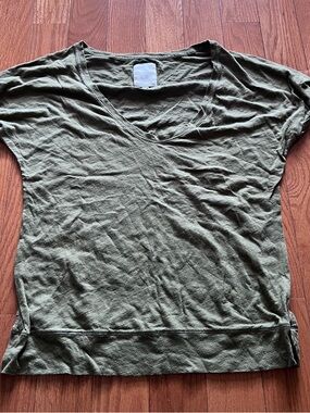 Womens Gilly Hicks Olive Green V-Neck Short Sleeve Tee Top Size Large L